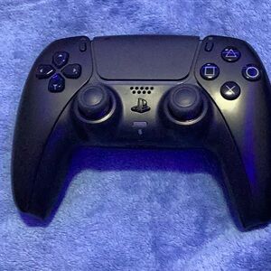 Sony Black DualSense Controller Ergonomic Design